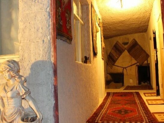 Stay In Peace Cave Hostel - Photo4