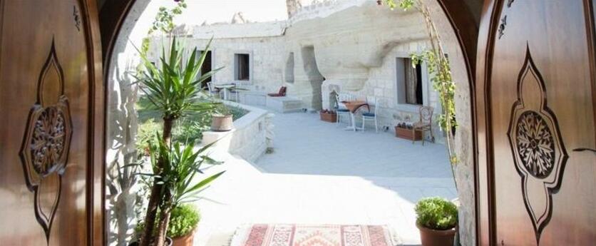 Suzanas Cave Hotel - Photo2
