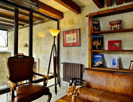 Terra Cave Hotel - Photo2