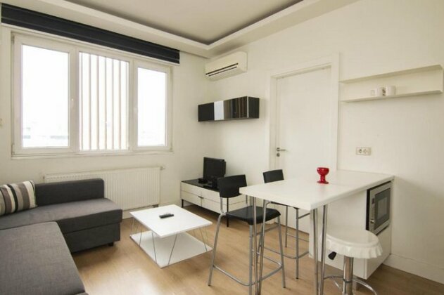 1 Br Stylish Suit In The Historical City Center - Photo2