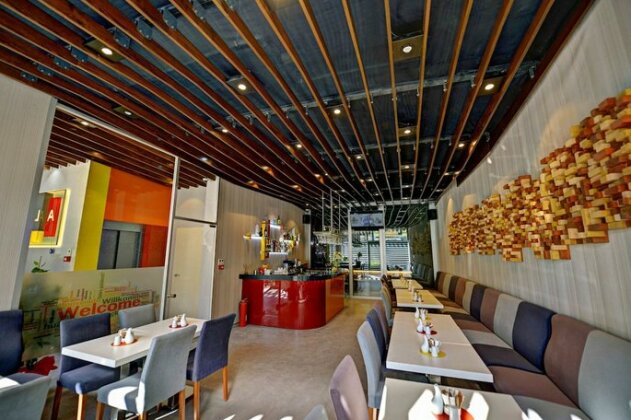 All Inn Hotel - Photo3