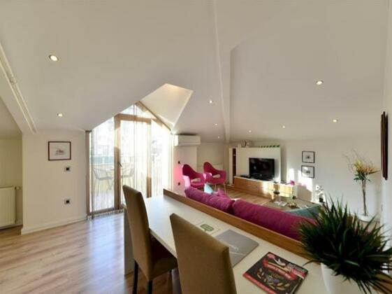 Aura Suites - Photo3