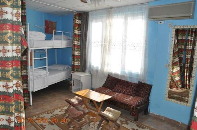 Bahaus Guesthouse Hostel - Photo3
