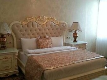 Best Town Hotel - Photo4