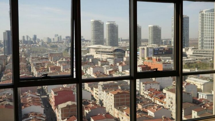 Cozy 2+1 city view 5 min walk to mall of Istanbul