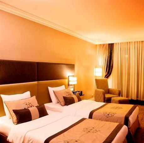 Darkhill Hotel - Photo2