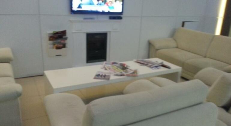 Deluxia Suites - Photo4