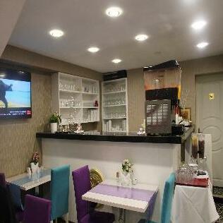 Diamond Royal Hotel - Photo2