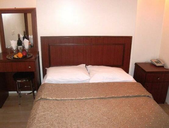 Emos Hotel - Photo3