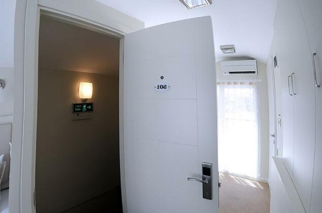Forbes Suites - Photo2