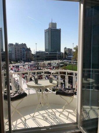 Great View of Taksim Square Luxury Furnished on Main Street of Taksim Partial Sea View - Photo2