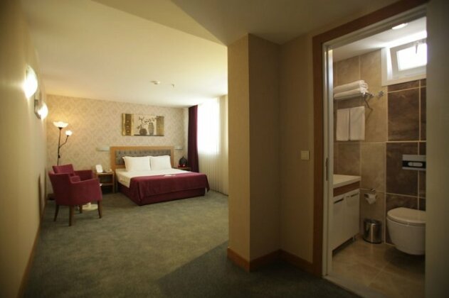 Helikon Business Hotel - Photo2