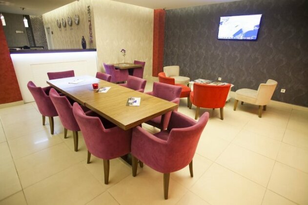 Helikon Business Hotel - Photo3