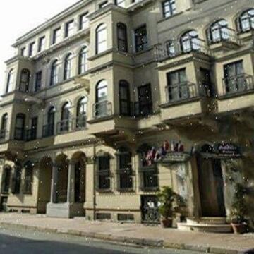 Hotel Adonis Palace