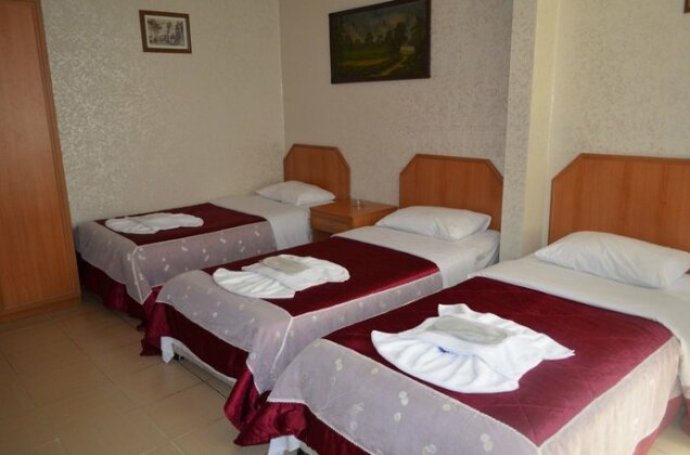  Photo 1