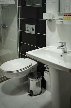Lal Hotel - Photo4