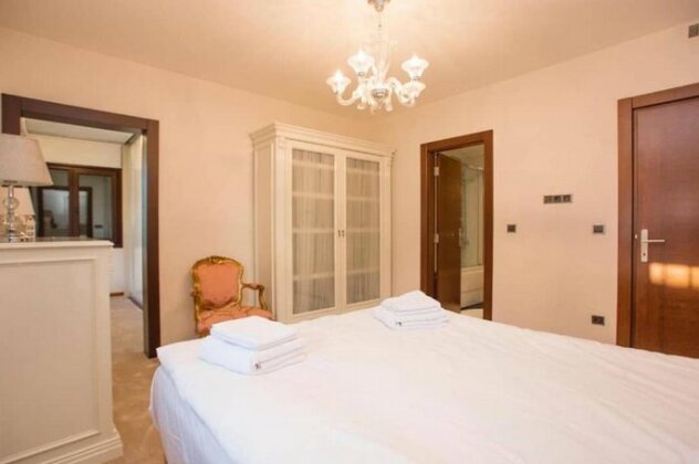 Luxury 4 bdr Villla in Istanbul with Swimmingpool and Elevator - Photo4