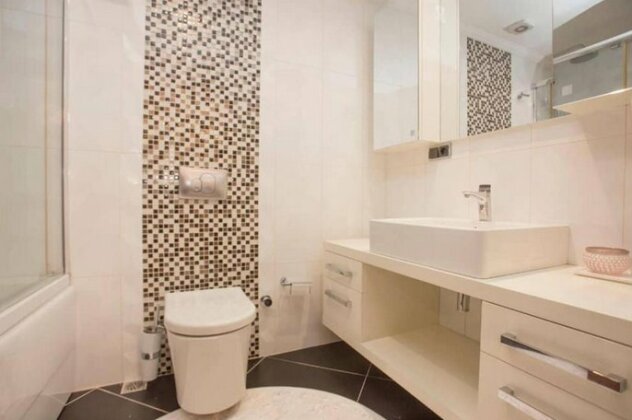 Luxury 4 bdr Villla in Istanbul with Swimmingpool and Elevator - Photo5