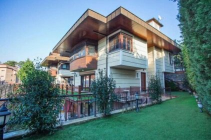 Luxury 4 bdr Villla in Istanbul with Swimmingpool and Elevator
