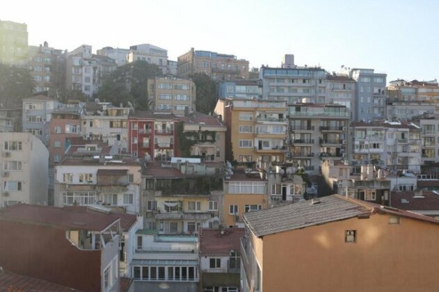 One room in the heart of Istanbul / 100 mt Taksim