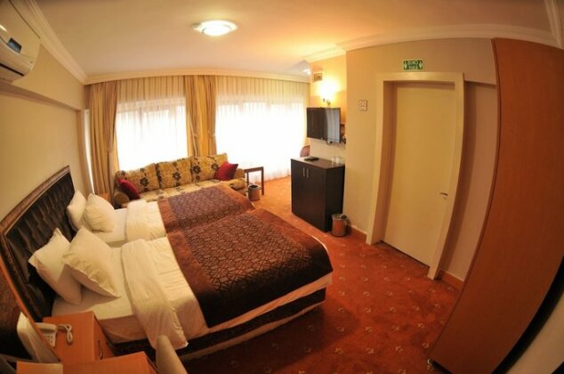 Palace Point Hotel - Photo2
