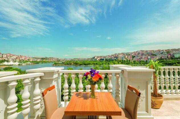 Ramada Hotel & Suites Istanbul Golden Horn - Photo5