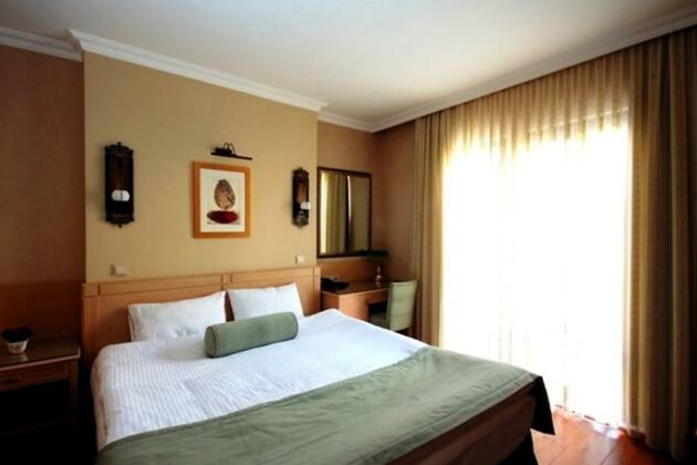 Seraglio Hotel & Suites - Photo4