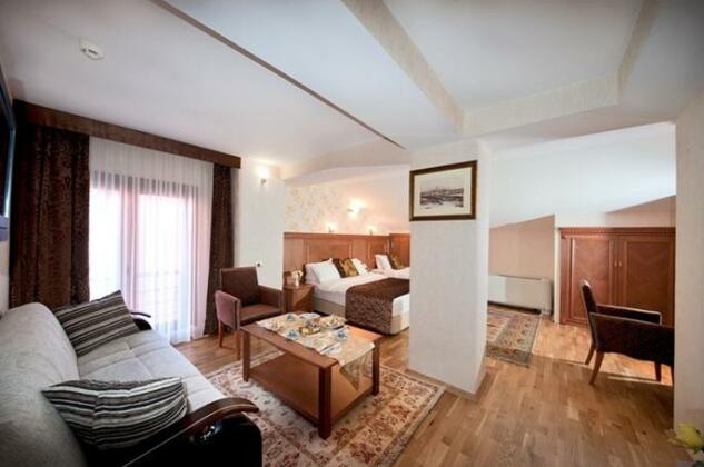 The Byzantium Suites Hotel - Photo2