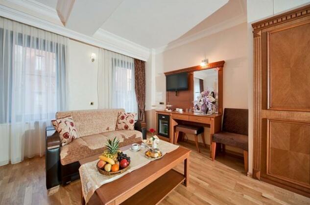 The Byzantium Suites Hotel - Photo3