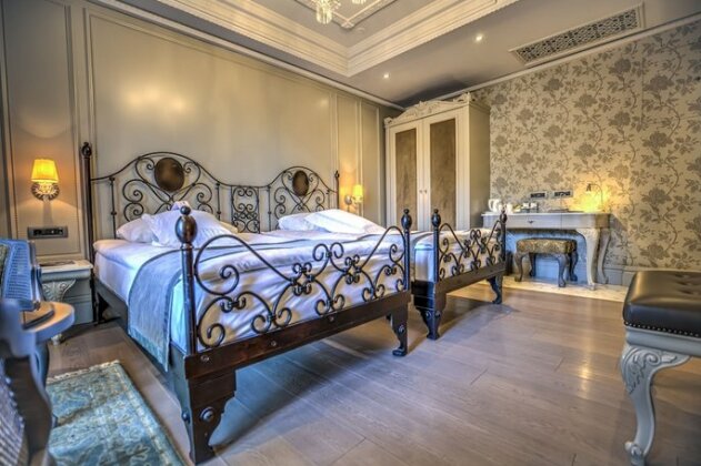 The Central Palace Bosphorus Tarabya - Photo4
