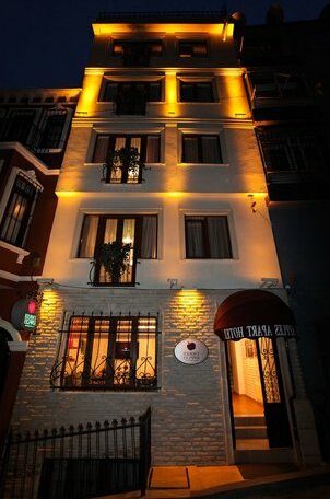 Three Apples Suites and Hotel - Photo2