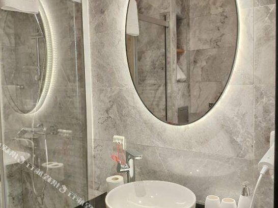 Triada Hotel Karakoy - Photo4