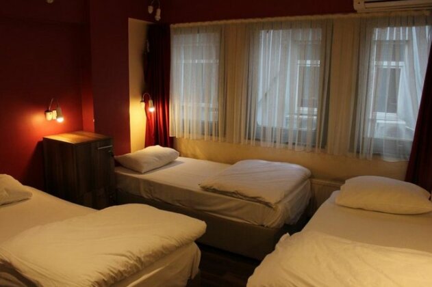 Twins Rooms Hostel - Photo2
