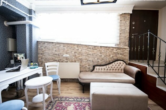 White Pearl Apart - Photo2