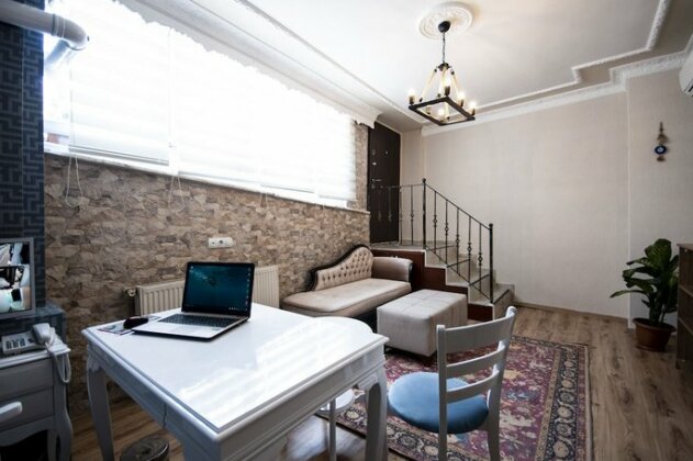 White Pearl Apart - Photo5
