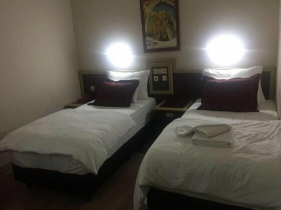 Cy Inn Hotel Karsiyaka - Photo2