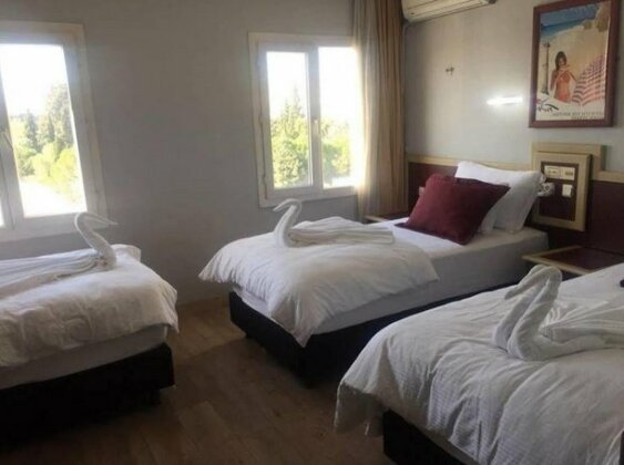 Cy Inn Hotel Karsiyaka - Photo3