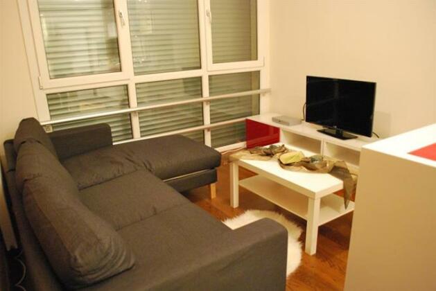 House and Home - Photo3