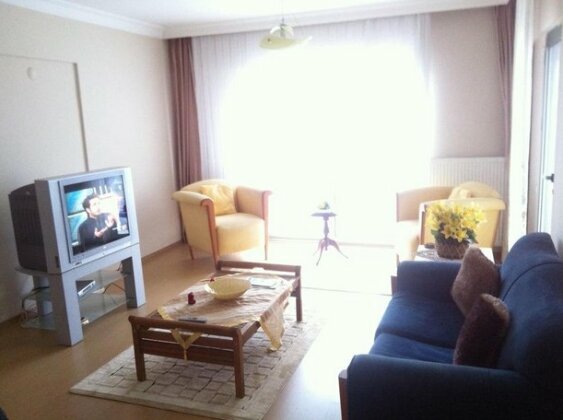 House and Home - Photo5