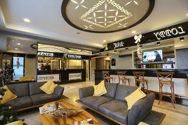 Life Corner Hotel - Photo4