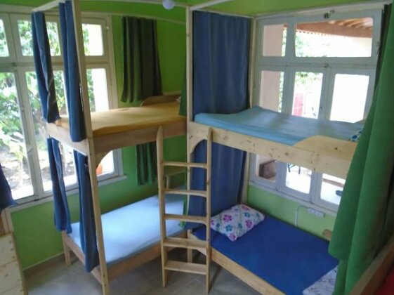 Lotus Garden Hostel Izmir - Photo4