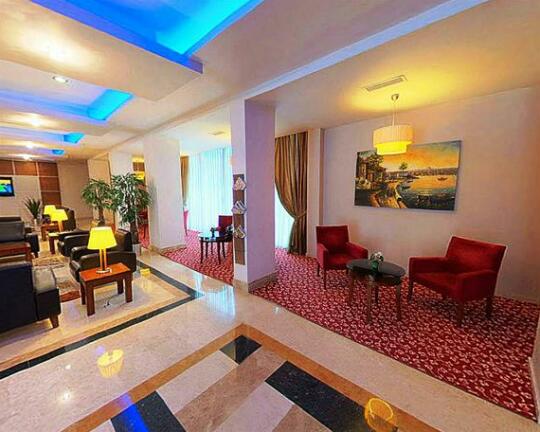 Mom Hotel - Photo5