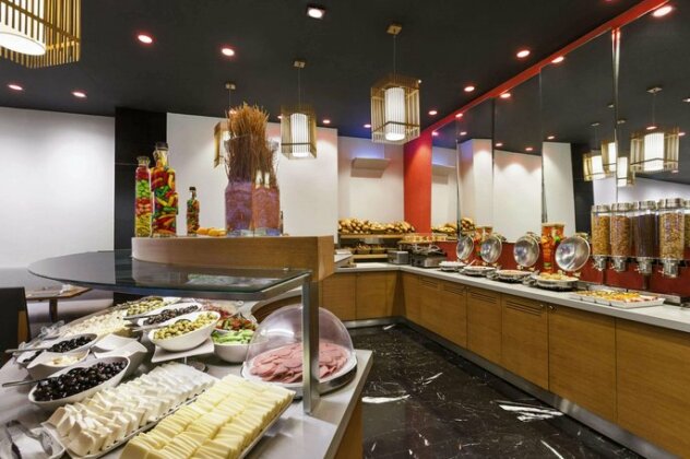 Ramada Encore by Wyndham Izmir - Photo4