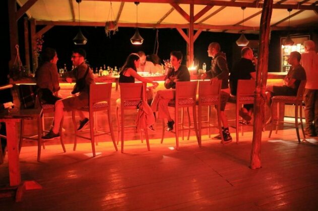 The Fabric Lounge - Photo3