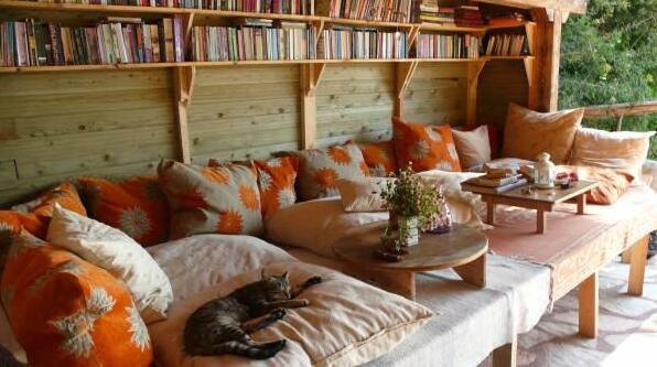 Turan Hill Lounge - Photo2