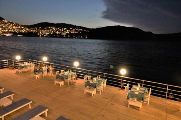 Greenbeach Hotel - Photo3