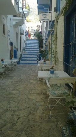 Old Kalamaki Pansiyon - Photo2