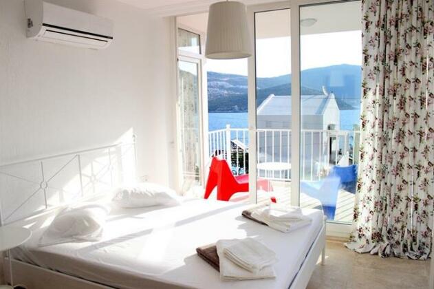 White Suites XI - Photo3