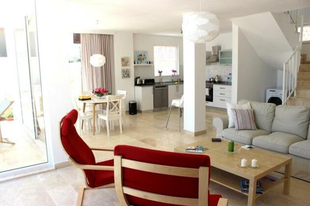 White Suites XI - Photo5