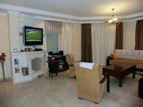 Castle View Villa - Photo3
